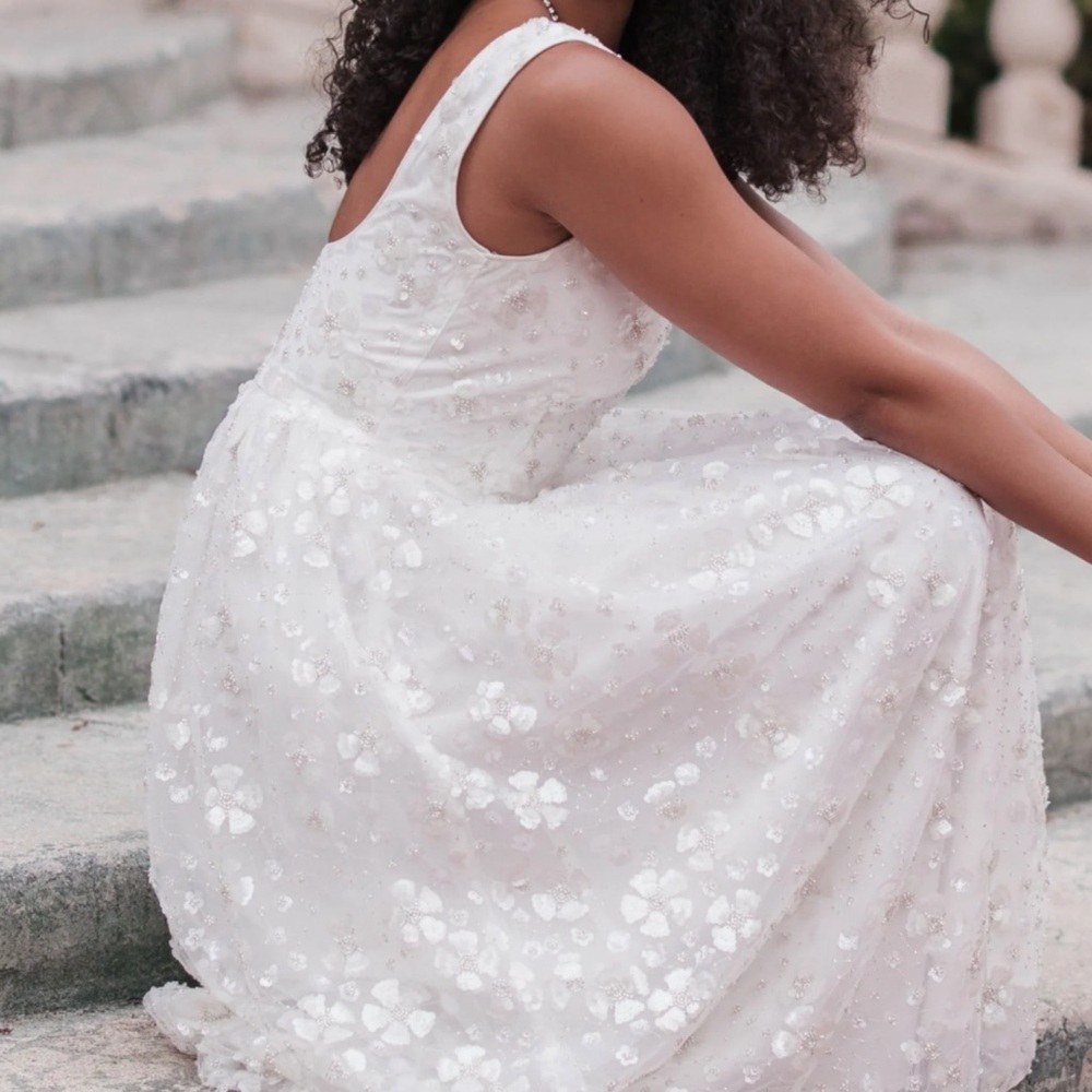 JessaKae White Floral Appliqué Square Neck Wedding Gown - Picture 2 of 7